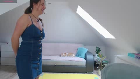 Snapshot of emerald_kittycat chatting on February 1, 2026, 10:14 am just me online show from February 1, 2026, 10:14 am