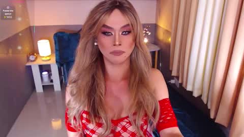 Snapshot of emeraldshemalegoddess chatting on September 20, 2025, 12:11 am Epitome of Goddess MISS EMERALD online show from September 20, 2025, 12:11 am