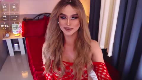 Snapshot of emeraldshemalegoddess chatting on October 12, 2025, 10:42 pm Epitome of Goddess MISS EMERALD online show from October 12, 2025, 10:42 pm