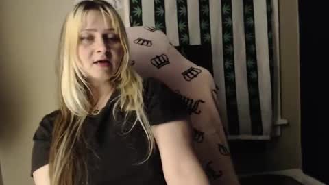 Snapshot of emeraldstrawberri chatting on January 7, 2026, 7:55 am emeraldstrawberri online show from January 7, 2026, 7:55 am