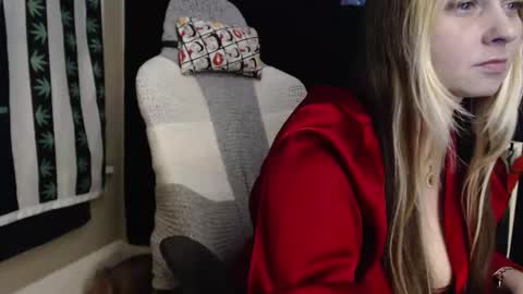 Snapshot of emeraldstrawberri chatting on January 15, 2026, 9:58 am emeraldstrawberri online show from January 15, 2026, 9:58 am