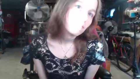 Snapshot of emeraldtgirl chatting on October 27, 2025, 7:07 pm Emerald online show from October 27, 2025, 7:07 pm