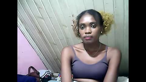 Emerence9794 online show from April 24, 2026, 8:44 pm