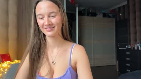 Snapshot of emi__ly chatting on January 16, 2026, 11:47 am emi__ly online show from January 16, 2026, 11:47 am