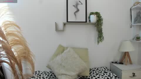 Snapshot of emi_carter chatting on October 13, 2025, 7:14 pm emi_carter online show from October 13, 2025, 7:14 pm