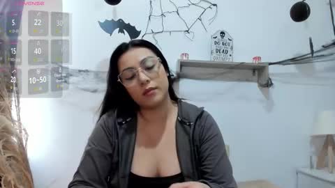 Snapshot of emi_carter chatting on October 30, 2025, 7:14 pm emi_carter online show from October 30, 2025, 7:14 pm