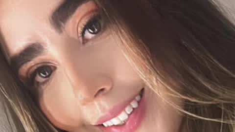 emi_royse online show from April 28, 2026, 12:09 am