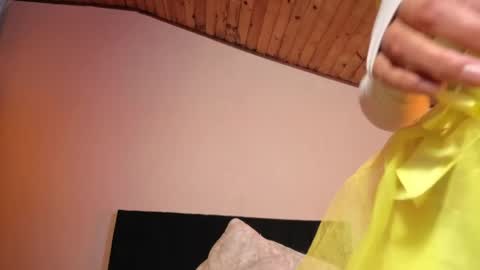 Emilia Gomez online show from June 5, 2026, 6:52 am