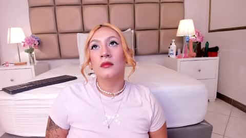EMILY ROBERTS online show from January 11, 2025, 7:05 pm
