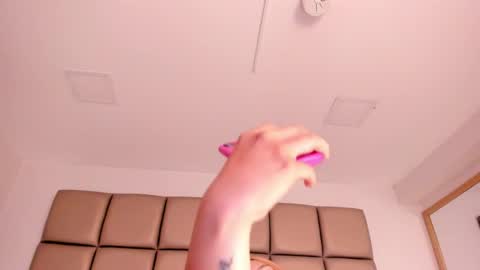 EMILY ROBERTS online show from January 14, 2025, 7:11 pm