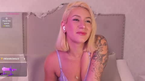 EMILY ROBERTS online show from November 3, 2025, 1:51 am