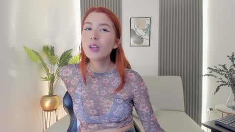 Snapshot of emiilycutex_ chatting on December 26, 2024, 12:16 pm online show from December 26, 2024, 12:16 pm