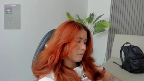 Snapshot of emiilycutex_ chatting on January 23, 2025, 12:09 pm online show from January 23, 2025, 12:09 pm