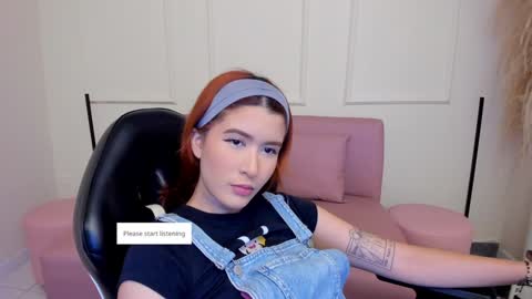 Snapshot of emiilycutex_ chatting on January 27, 2025, 12:16 pm online show from January 27, 2025, 12:16 pm