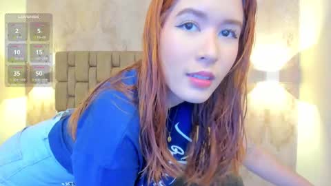 Snapshot of emiilycutex_ chatting on February 10, 2025, 12:18 pm online show from February 10, 2025, 12:18 pm