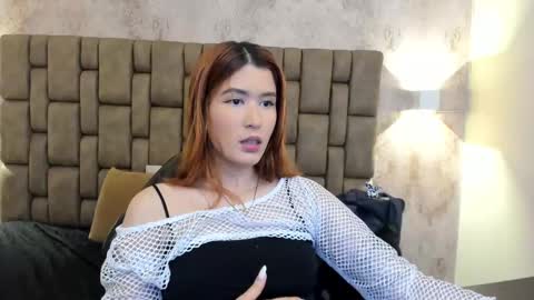 Snapshot of emiilycutex_ chatting on February 14, 2025, 12:14 pm online show from February 14, 2025, 12:14 pm