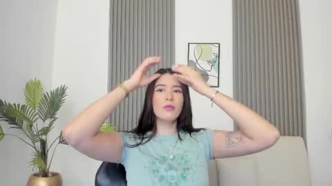 Snapshot of emiilycutex_ chatting on March 3, 2025, 12:16 pm online show from March 3, 2025, 12:16 pm