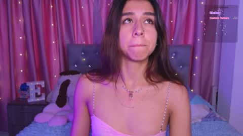 Snapshot of emiiscoot_1 chatting on September 17, 2025, 9:16 pm Emily online show from September 17, 2025, 9:16 pm