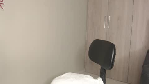 Snapshot of emile_239 chatting on October 2, 2025, 2:18 am emile_239 online show from October 2, 2025, 2:18 am