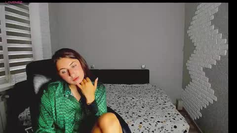 Snapshot of emili77777 chatting on September 15, 2025, 7:41 am emili77777 online show from September 15, 2025, 7:41 am