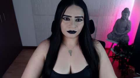 Snapshot of emili_evans_ chatting on September 19, 2025, 8:20 pm POWERFULL GODDESS EMILI online show from September 19, 2025, 8:20 pm