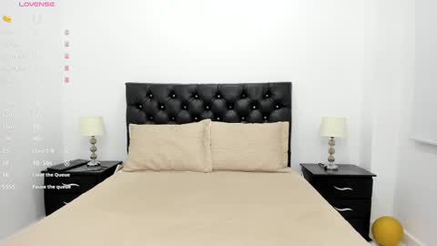 Emili Lenus online show from February 12, 2025, 11:29 am