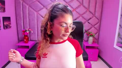 Emy  online show from October 4, 2025, 9:13 pm