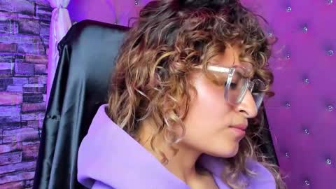 Emy  online show from February 3, 2026, 2:53 am