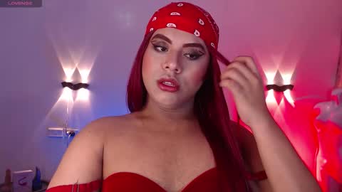 Snapshot of emili_roux chatting on November 10, 2025, 12:04 pm Emili roux online show from November 10, 2025, 12:04 pm