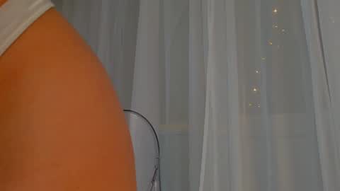 Snapshot of emilia_dream chatting on January 24, 2025, 6:35 pm emilia_dream online show from January 24, 2025, 6:35 pm