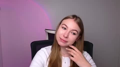 Emilia online show from February 4, 2025, 6:14 am