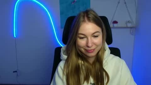 Emilia online show from October 24, 2025, 5:26 am