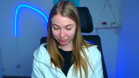 Emilia online show from February 20, 2026, 12:27 pm