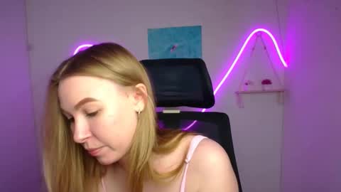 Emilia online show from May 8, 2026, 5:46 am