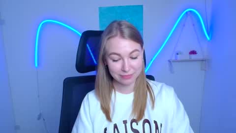 Emilia online show from May 13, 2026, 5:38 am