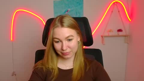 Emilia online show from May 16, 2026, 5:37 am