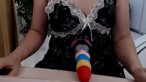 Emilia loki online show from November 2, 2025, 1:24 pm