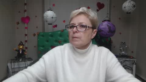 Snapshot of emiliagree chatting on November 9, 2025, 6:01 am EmiliaGree online show from November 9, 2025, 6:01 am