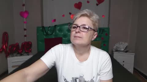 Snapshot of emiliagree chatting on November 20, 2025, 6:29 pm EmiliaGree online show from November 20, 2025, 6:29 pm