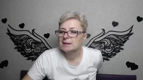 Snapshot of emiliagree chatting on November 21, 2025, 6:39 pm EmiliaGree online show from November 21, 2025, 6:39 pm