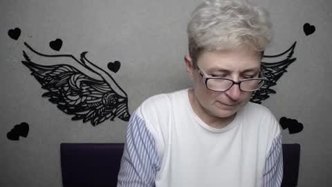 Snapshot of emiliagree chatting on November 23, 2025, 6:08 pm EmiliaGree online show from November 23, 2025, 6:08 pm