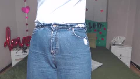 Snapshot of emiliagree chatting on November 27, 2025, 6:43 pm EmiliaGree online show from November 27, 2025, 6:43 pm