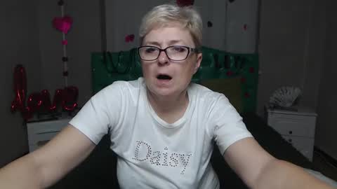 Snapshot of emiliagree chatting on December 3, 2025, 6:28 pm EmiliaGree online show from December 3, 2025, 6:28 pm