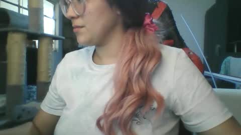 emiliahoney online show from December 21, 2025, 6:59 pm