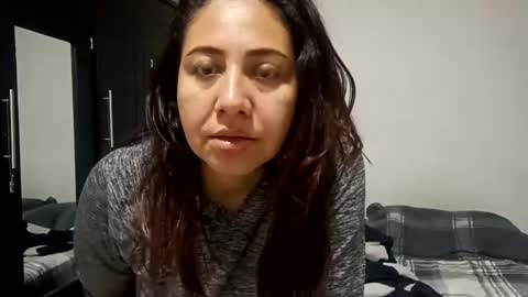 emiliany layla perez online show from January 4, 2025, 4:55 am