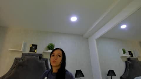 Snapshot of emiliarose_ chatting on November 1, 2025, 8:33 pm EmiliaRose online show from November 1, 2025, 8:33 pm