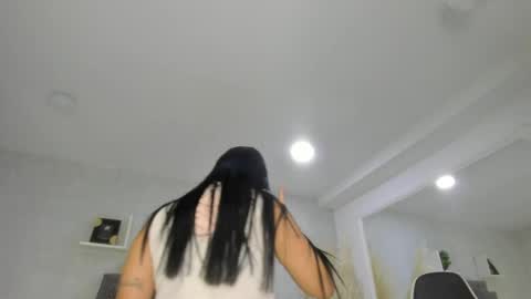 Snapshot of emiliarose_ chatting on April 7, 2026, 11:04 pm EmiliaRose online show from April 7, 2026, 11:04 pm