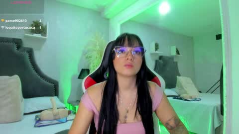 Snapshot of emiliarose_ chatting on April 9, 2026, 11:10 pm EmiliaRose online show from April 9, 2026, 11:10 pm