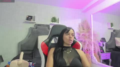 Snapshot of emiliarose_ chatting on May 8, 2026, 9:31 pm EmiliaRose online show from May 8, 2026, 9:31 pm