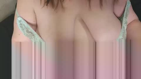 Snapshot of emiliefoxx chatting on February 11, 2026, 5:18 pm emilie foxx online show from February 11, 2026, 5:18 pm